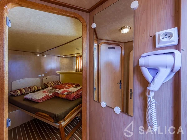 Pénichette 1500FB - Yacht Charter Sailica