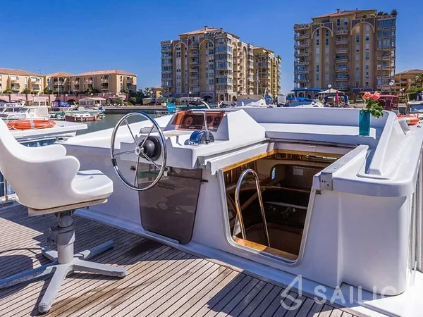 Pénichette 1500FB - Yacht Charter Sailica