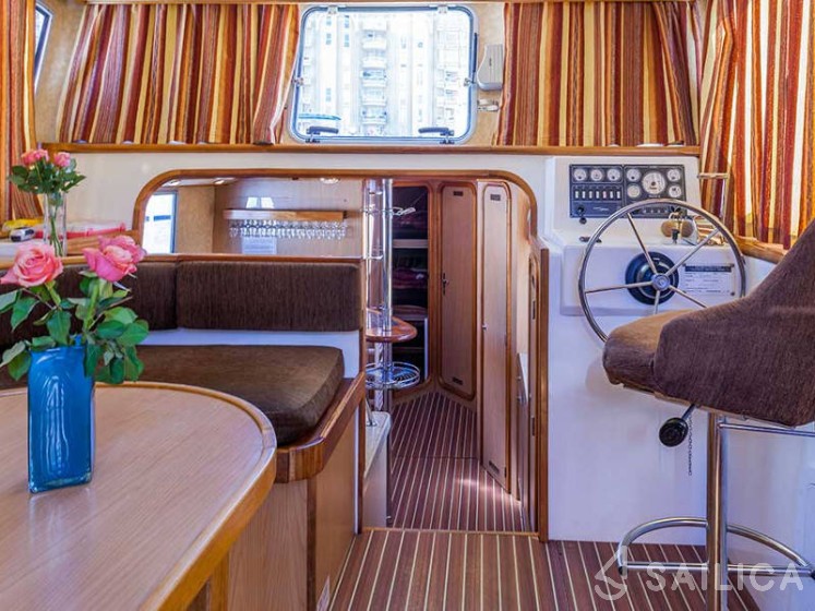 Pénichette 1500FB - Yacht Charter Sailica