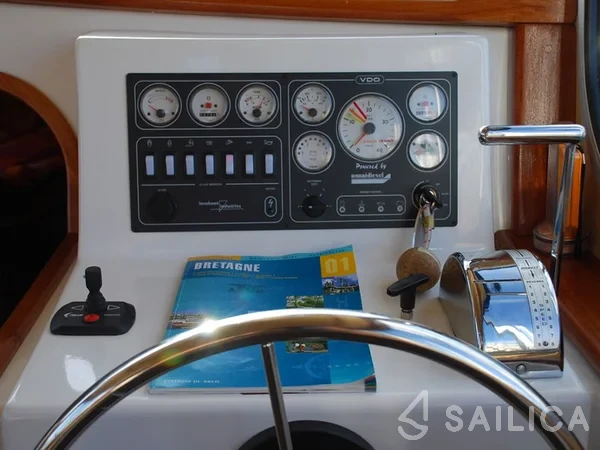 Pénichette 1500FB - Yacht Charter Sailica