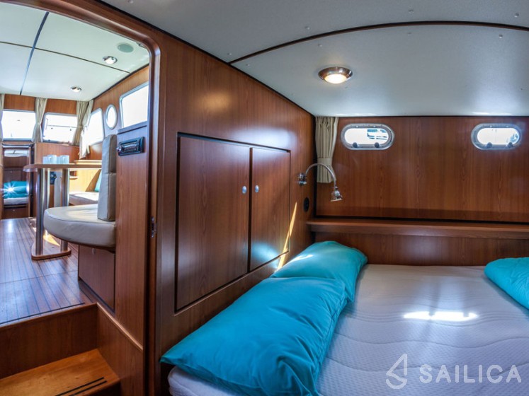 Grand Sturdy 34.9 - Yacht Charter Sailica