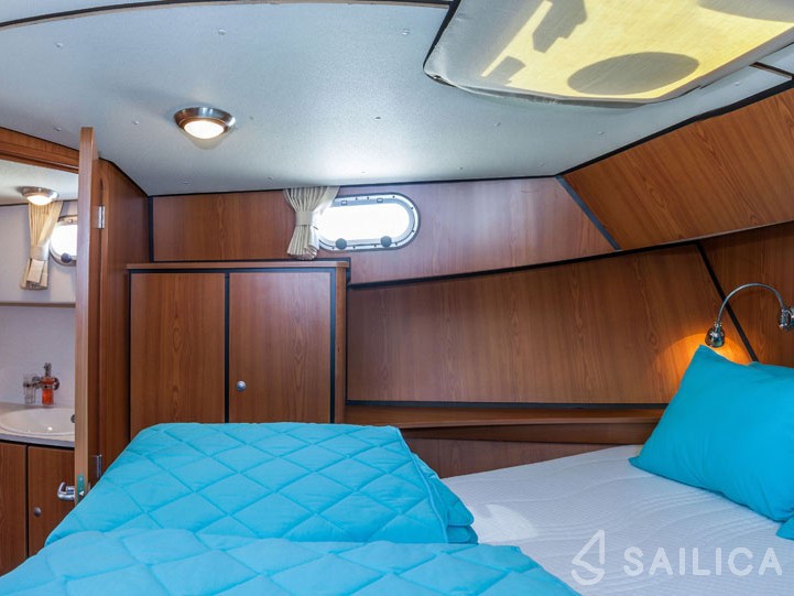 Grand Sturdy 34.9 - Yacht Charter Sailica