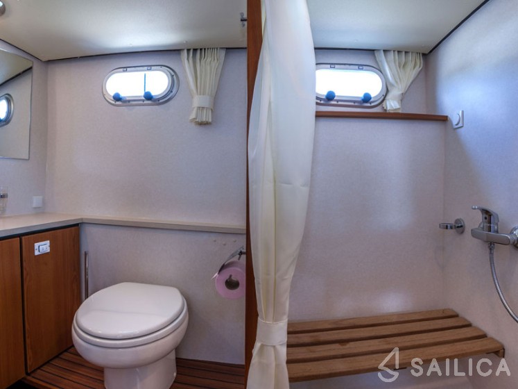 Grand Sturdy 34.9 - Yacht Charter Sailica