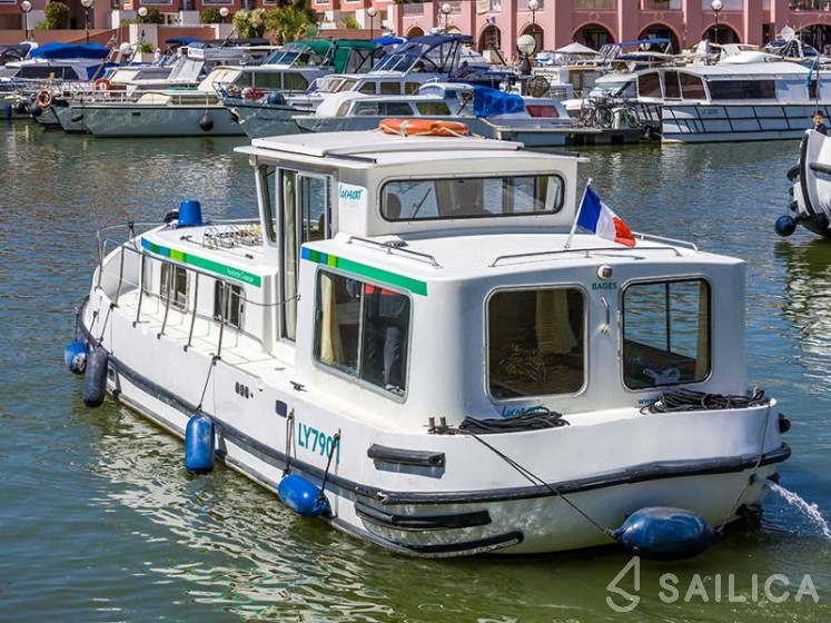 Pénichette 935 - Yacht Charter Sailica