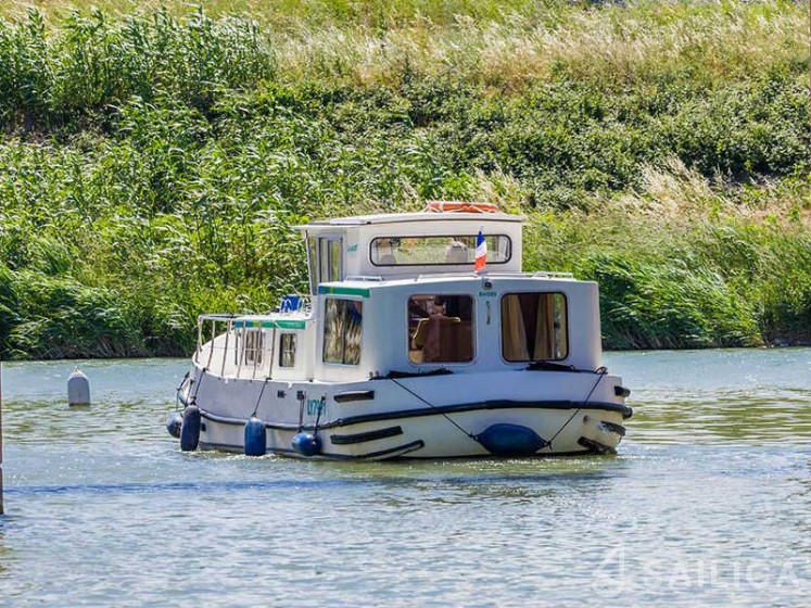 Pénichette 935 - Yacht Charter Sailica