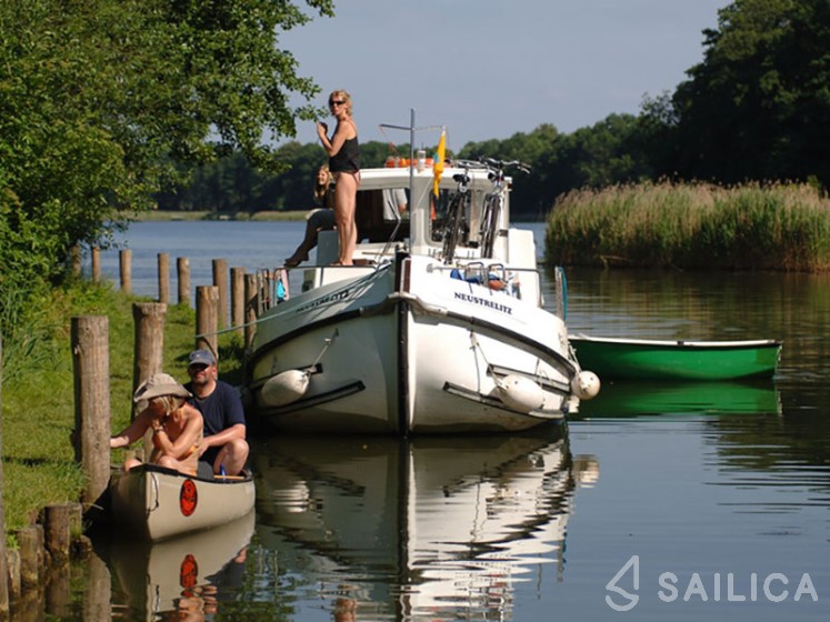 Pénichette 935 - Yacht Charter Sailica