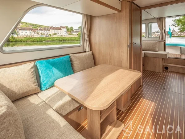 Pénichette 950E - Yacht Charter Sailica
