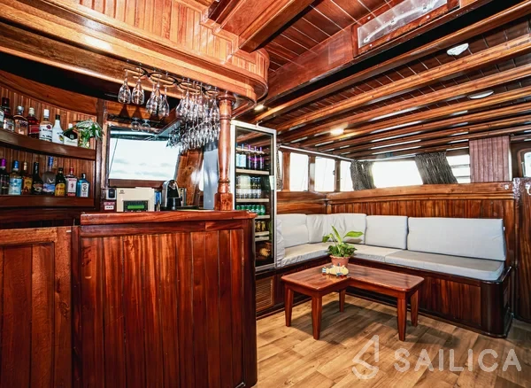 Gulet - Yacht Charter Sailica