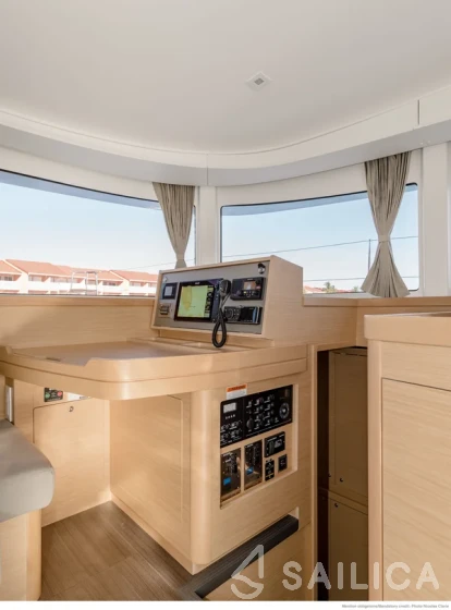 Lagoon 42 - Yacht Charter Sailica