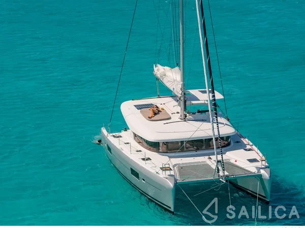 Lagoon 42 - Yacht Charter Sailica