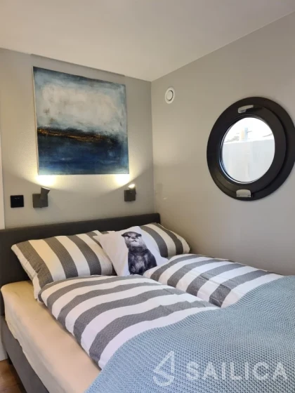 Houseboat - Yacht Charter Sailica