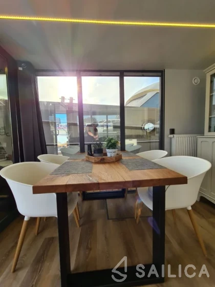 Houseboat - Yacht Charter Sailica