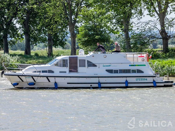 Europa 400 - Yacht Charter Sailica