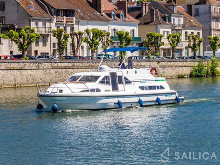 Europa 400 - Yacht Charter Sailica