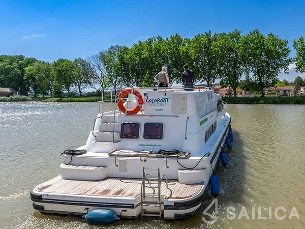 Europa 400 - Yacht Charter Sailica