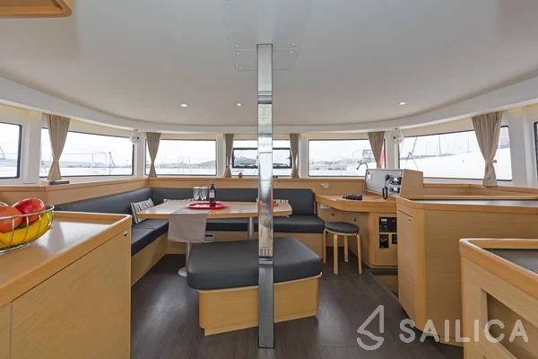 Lagoon 42 - Yacht Charter Sailica