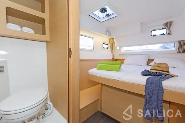 Lagoon 42 - Yacht Charter Sailica