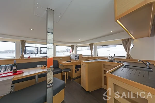 Lagoon 42 - Yacht Charter Sailica