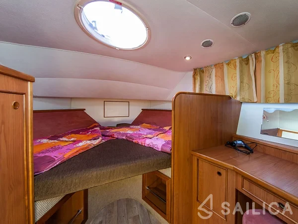 Europa 400 - Yacht Charter Sailica