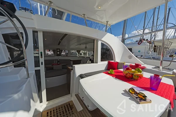 Lagoon 380 - Yacht Charter Sailica