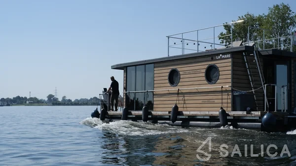 Houseboat - Yacht Charter Sailica