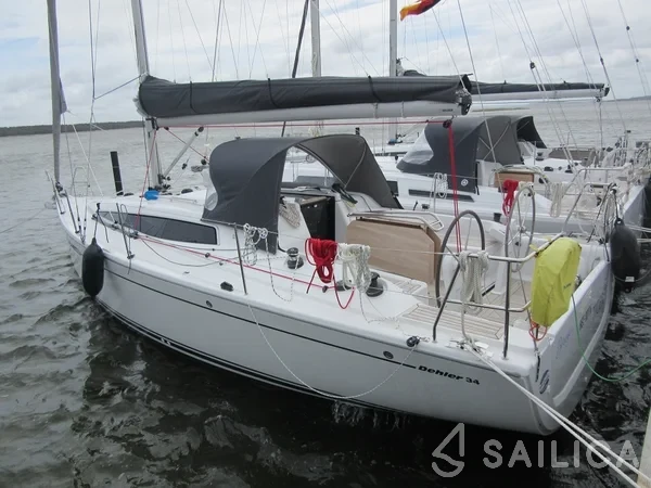 Dehler 34 - Photo #9 Dehler 34 - Yacht Charter Sailica