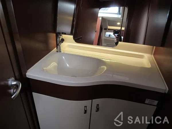 Dehler 34 - Photo #15 Dehler 34 - Yacht Charter Sailica