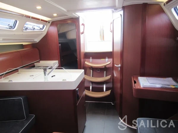 Dehler 34 - Photo #11 Dehler 34 - Yacht Charter Sailica