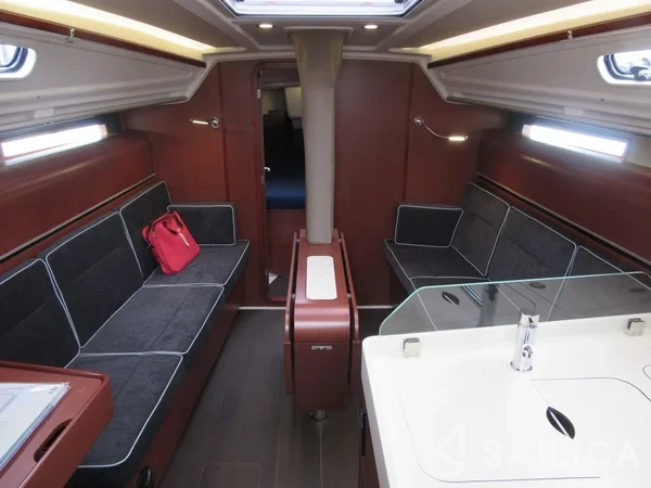 Dehler 34 - Photo #13 Dehler 34 - Yacht Charter Sailica