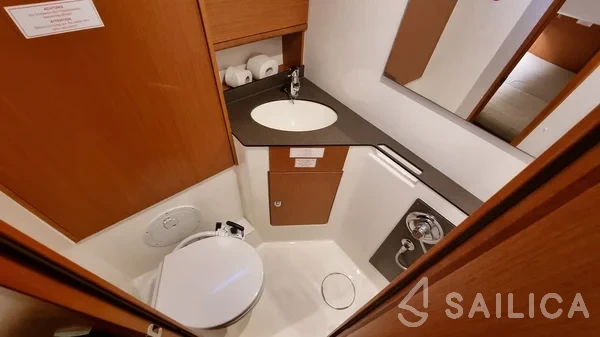 Bavaria 46 - Yacht Charter Sailica