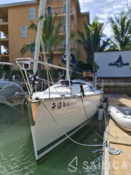 Oceanis 323 Clipper - Yacht Charter Sailica