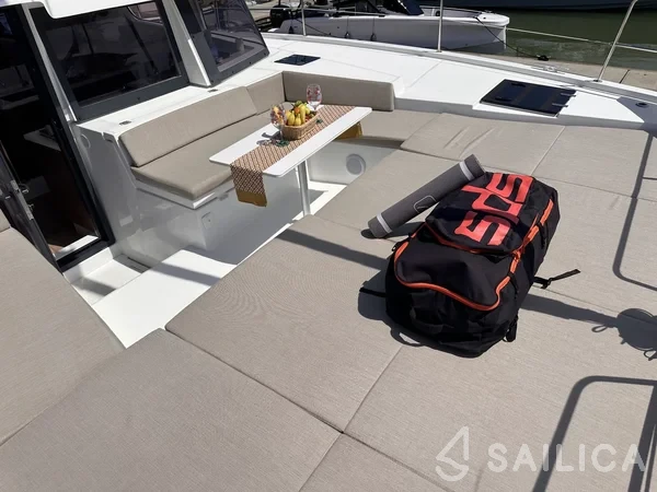 Bali 4.2 - Yacht Charter Sailica