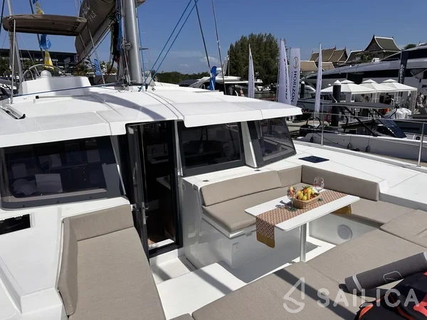 Bali 4.2 - Yacht Charter Sailica