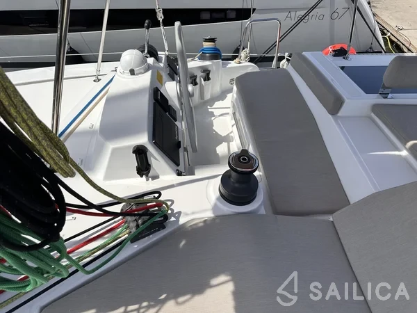 Bali 4.2 - Yacht Charter Sailica
