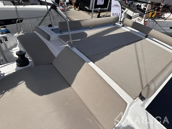 Bali 4.2 - Yacht Charter Sailica