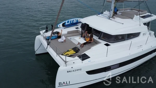 Bali 4.2 - Yacht Charter Sailica