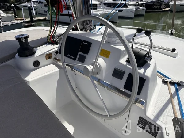 Bali 4.2 - Yacht Charter Sailica