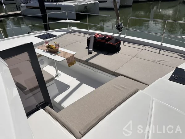 Bali 4.2 - Yacht Charter Sailica
