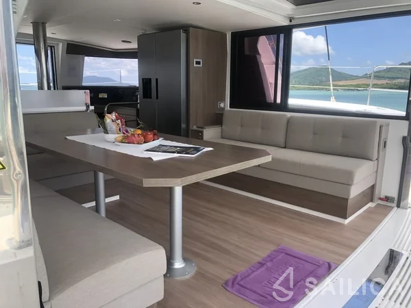 Bali 4.4 - Yacht Charter Sailica