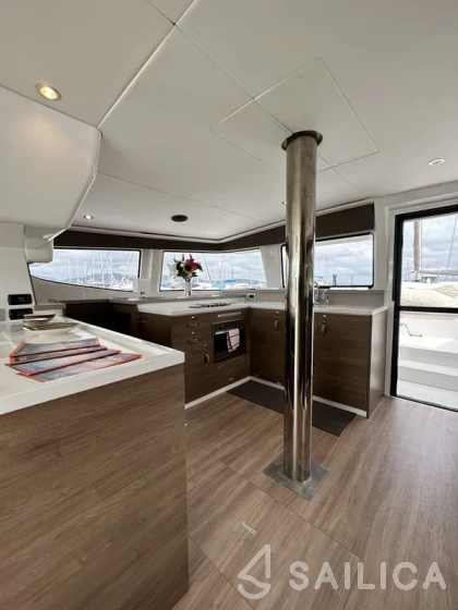 Bali 4.4 - Yacht Charter Sailica