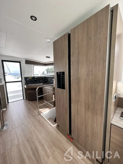 Bali 4.4 - Yacht Charter Sailica