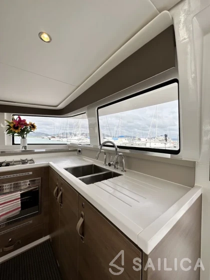 Bali 4.4 - Yacht Charter Sailica