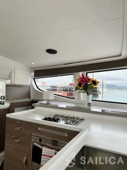 Bali 4.4 - Yacht Charter Sailica