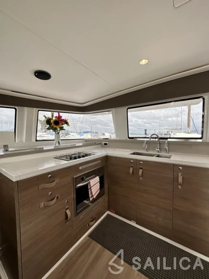 Bali 4.4 - Yacht Charter Sailica