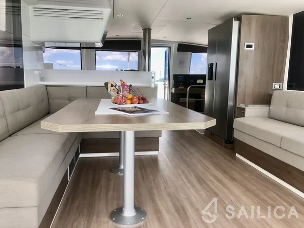 Bali 4.4 - Yacht Charter Sailica