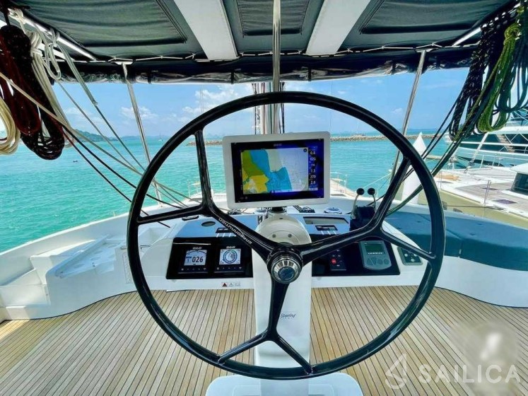 Lagoon 52F - Yacht Charter Sailica
