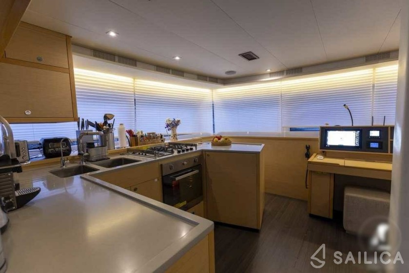 Lagoon 52F - Yacht Charter Sailica