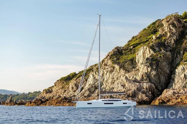 Sun Odyssey 410 - Yacht Charter Sailica