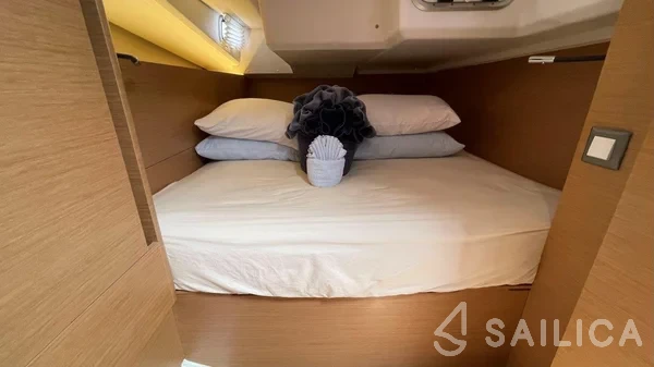 Sun Odyssey 440 - Yacht Charter Sailica
