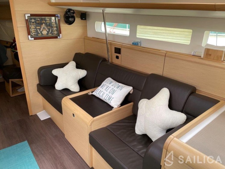 Sun Odyssey 519 - Yacht Charter Sailica